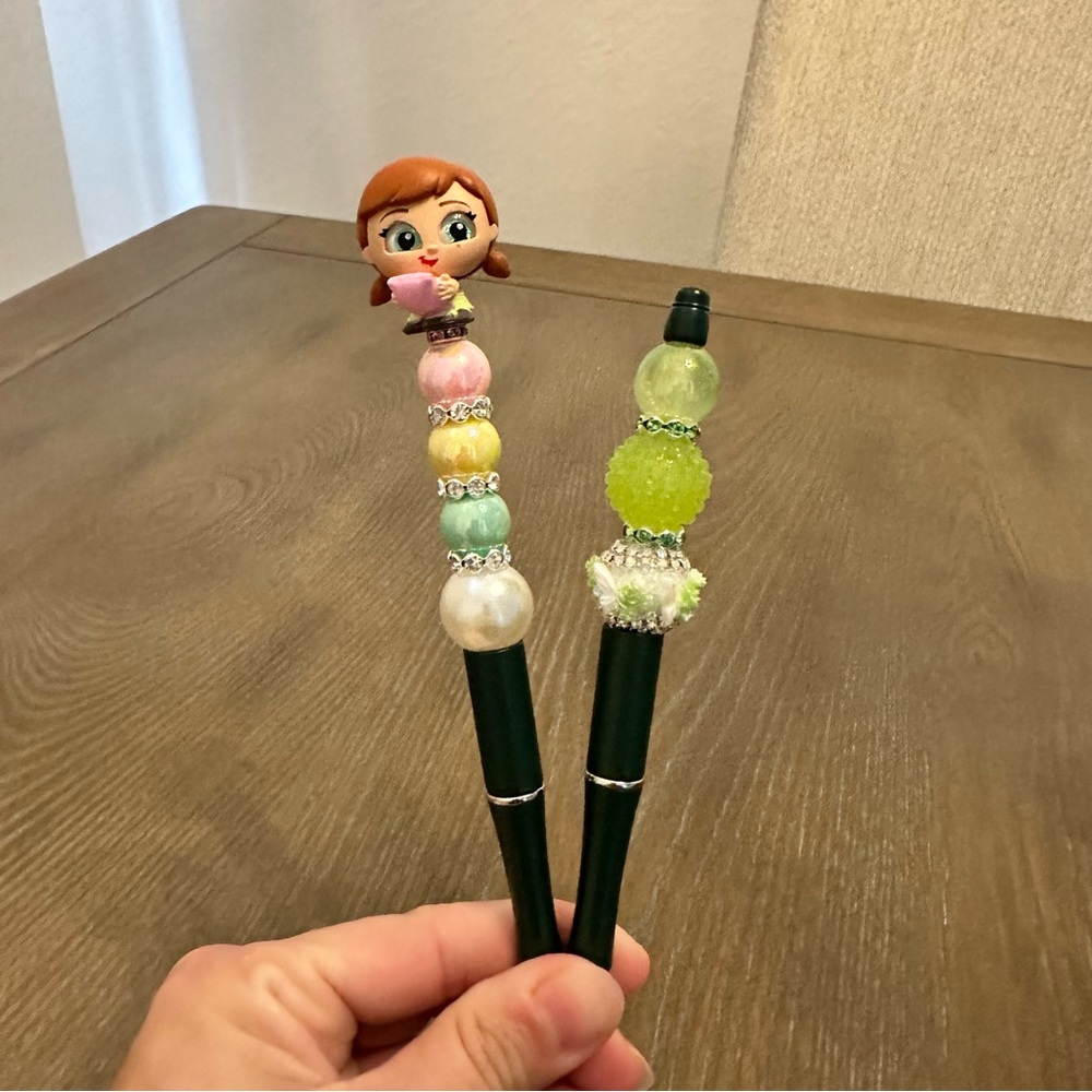 Disney Doorables Let’s Party Anna Frozen Set Of 2 Beaded Pens Refillable Ink